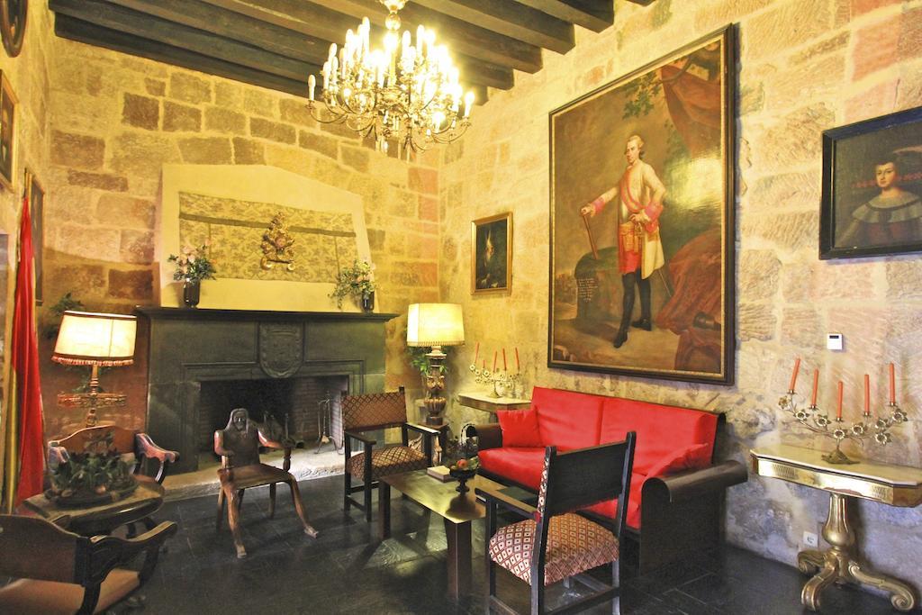 Posada Real Castillo Del Buen Amor Topas Экстерьер фото