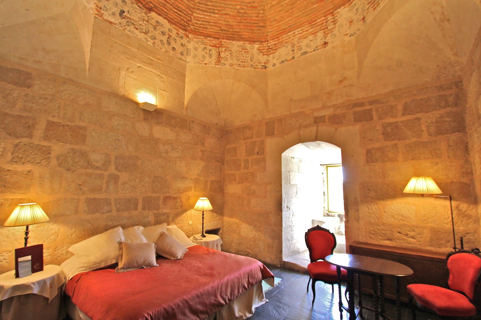 Posada Real Castillo Del Buen Amor Topas Экстерьер фото