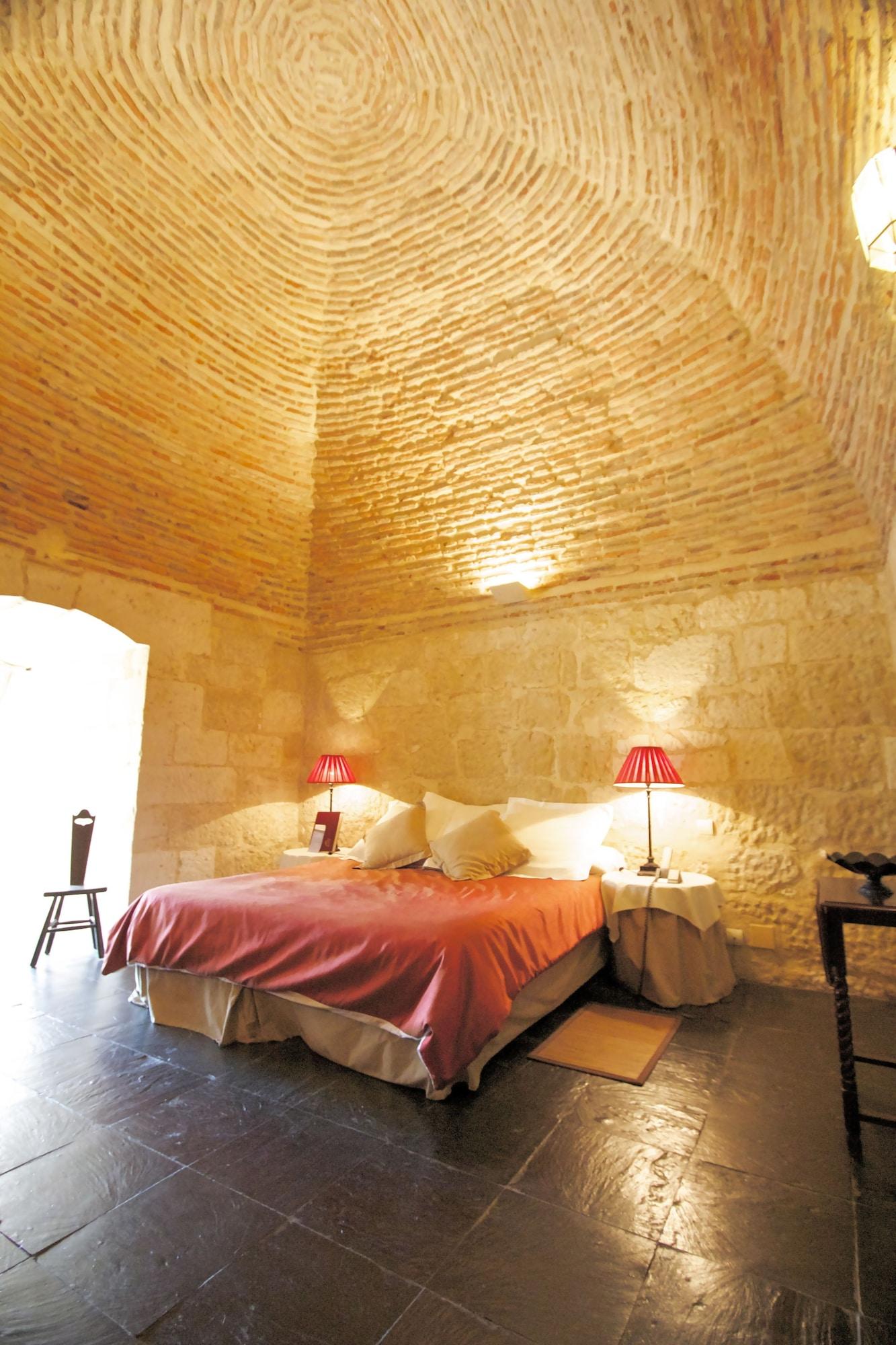 Posada Real Castillo Del Buen Amor Topas Экстерьер фото