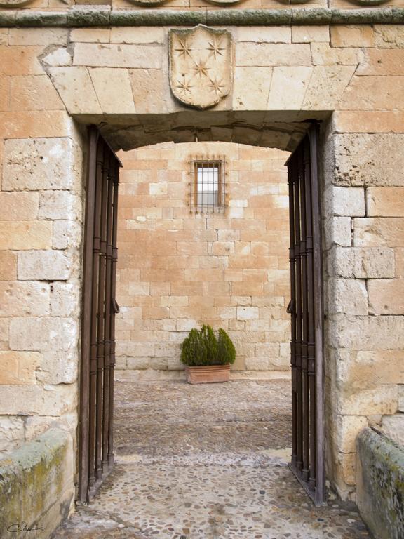 Posada Real Castillo Del Buen Amor Topas Экстерьер фото