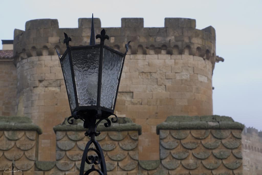 Posada Real Castillo Del Buen Amor Topas Экстерьер фото