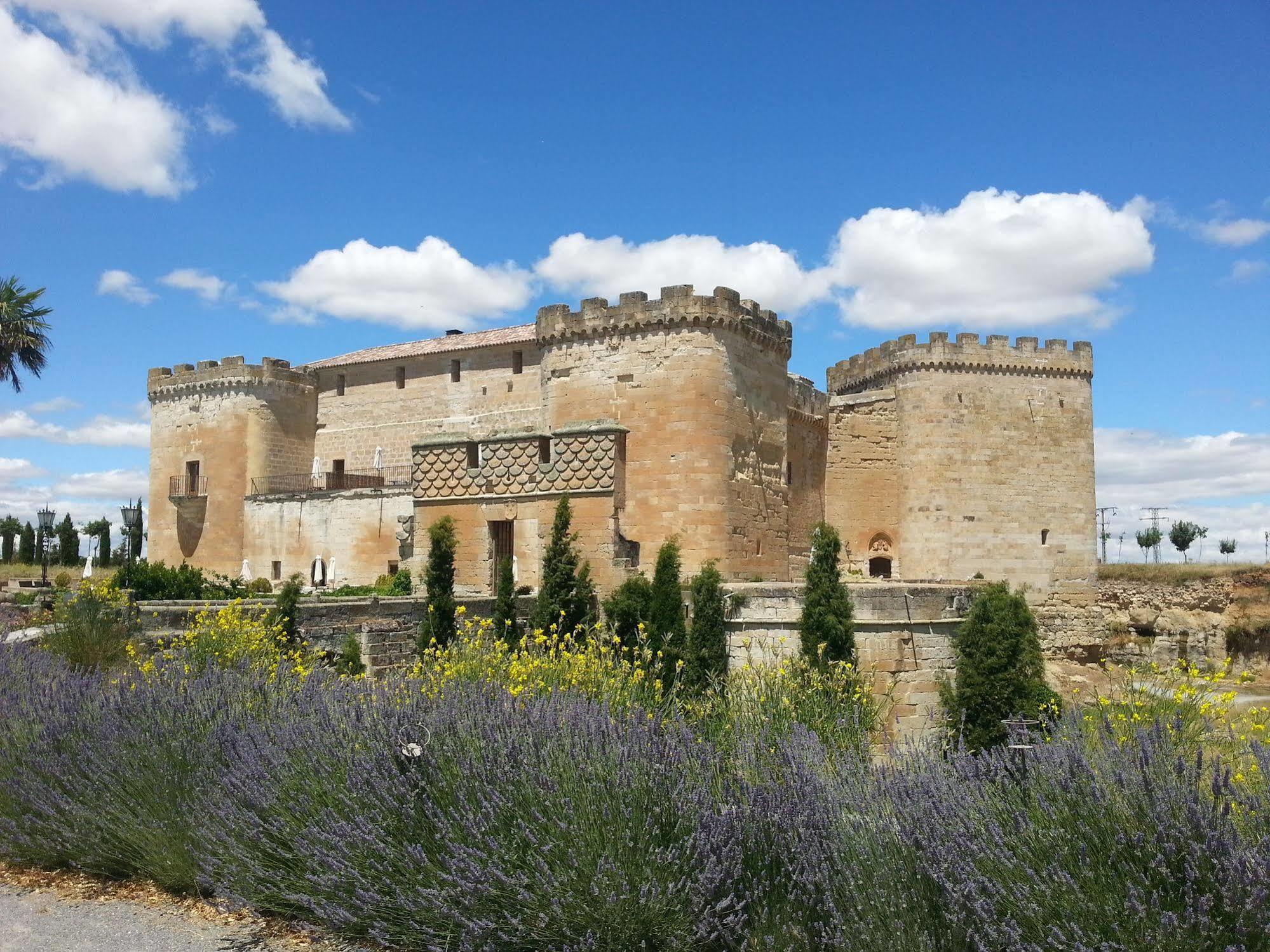 Posada Real Castillo Del Buen Amor Topas Экстерьер фото