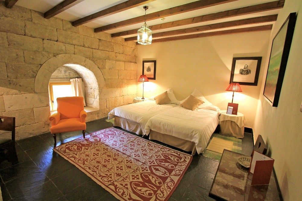 Posada Real Castillo Del Buen Amor Topas Экстерьер фото