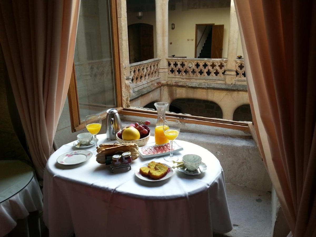 Posada Real Castillo Del Buen Amor Topas Экстерьер фото